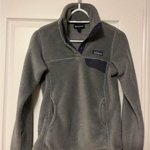 Women’s Patagonia fleece pullover XS